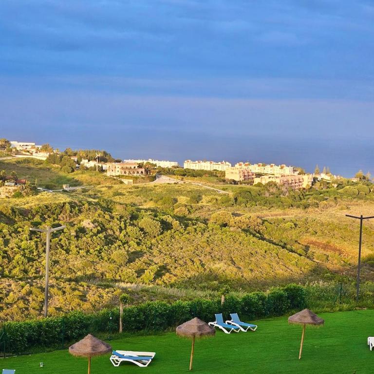 Small Oasis - Sea View - Pool Access - Close to Beach - Three Bedroom Apartment - Sleeps 8 - Apartamento de 3 dormitorios - 15