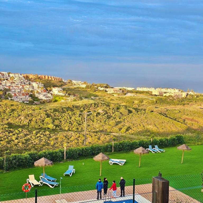 Small Oasis - Sea View - Pool Access - Close to Beach - Three Bedroom Apartment - Sleeps 8 - Apartamento de 3 dormitorios - 16