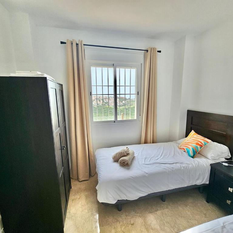 Small Oasis - Sea View - Pool Access - Close to Beach - Three Bedroom Apartment - Sleeps 8 - Apartamento de 3 dormitorios - 25