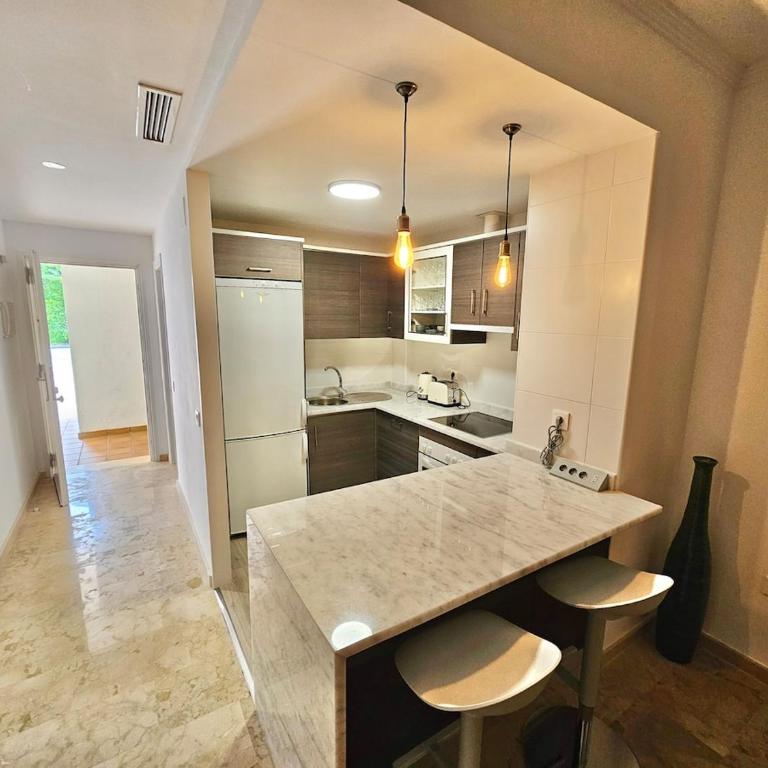 Small Oasis - Sea View - Pool Access - Close to Beach - Three Bedroom Apartment - Sleeps 8 - Apartamento de 3 dormitorios - 26
