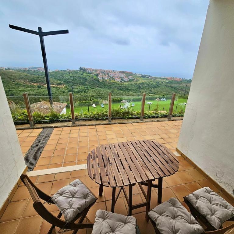 Small Oasis - Sea View - Pool Access - Close to Beach - Three Bedroom Apartment - Sleeps 8 - Apartamento de 3 dormitorios - 33