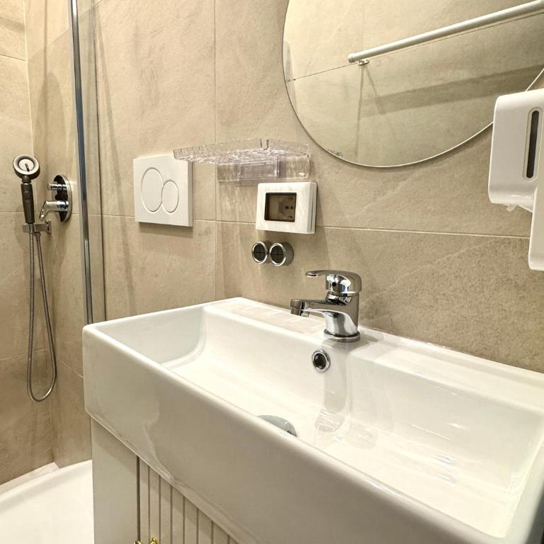 Apartment Wagner - Double Room with Private Bathroom - 7