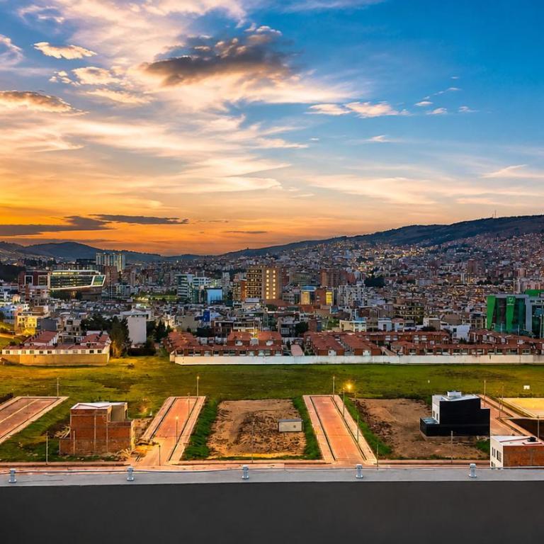 Reserva del Bosque Frente al CC VIVA Avenida Universitaria #53-114 Tunja - Habitación Doble con baño privado - 1