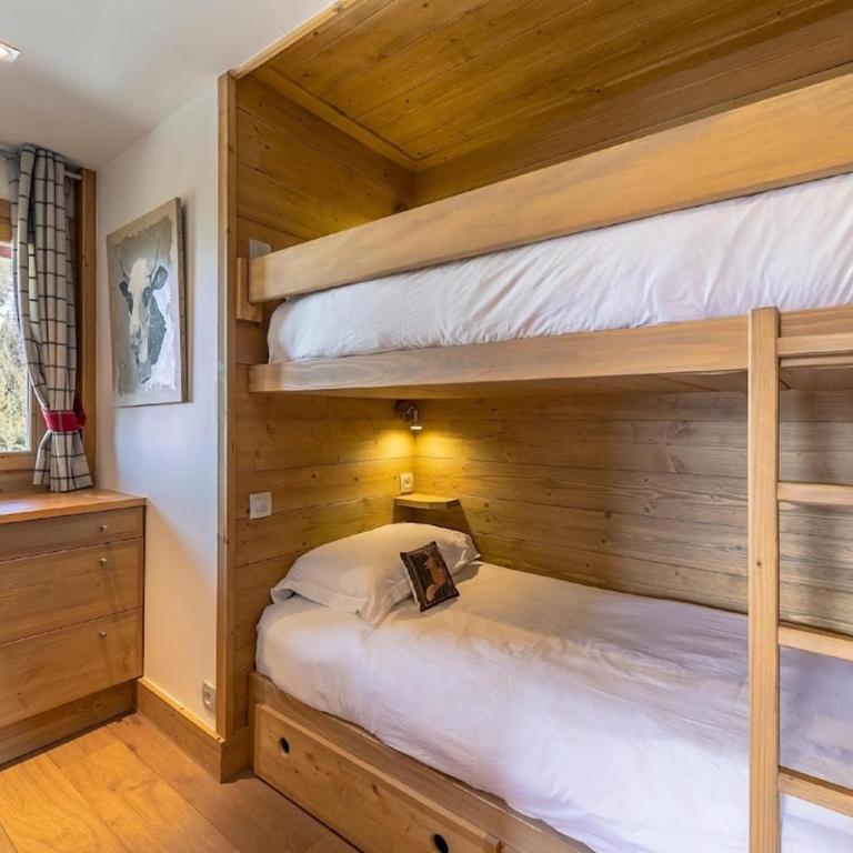 Cosy 3 bedroom Great location - Three-Bedroom Apartment - 5
