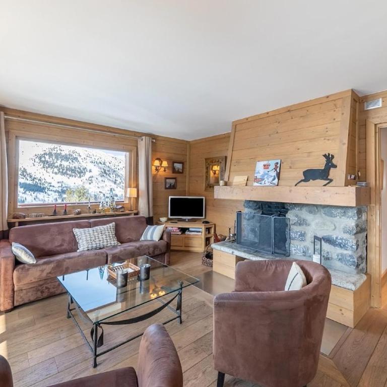 Cosy 3 bedroom Great location - Three-Bedroom Apartment - 8