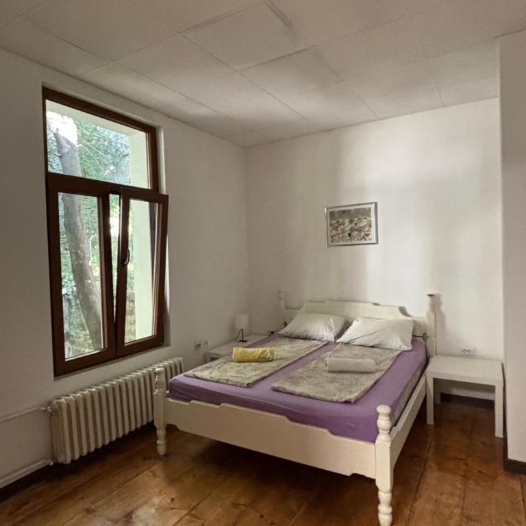 Via Slavija Hostel - Četvorokrevetna Soba sa Sopstvenim Kupatilom - 1