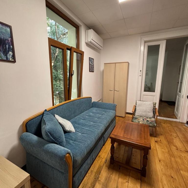 Via Slavija Hostel - Četvorokrevetna Soba sa Sopstvenim Kupatilom - 3