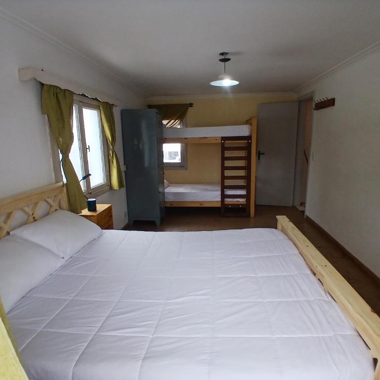 Casa central hostel - Family Room with Shared Bathroom - 6