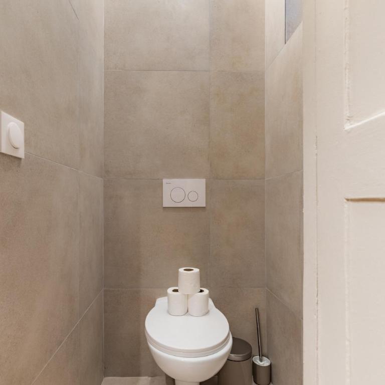 Elegant 3-Bedroom Apartment in the Heart of Historic Paris - Apartment - 18