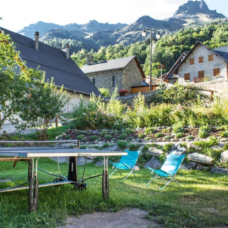 Huge amazing chalet with 13 bedrooms, private garden and en-suites - Chalet - 51