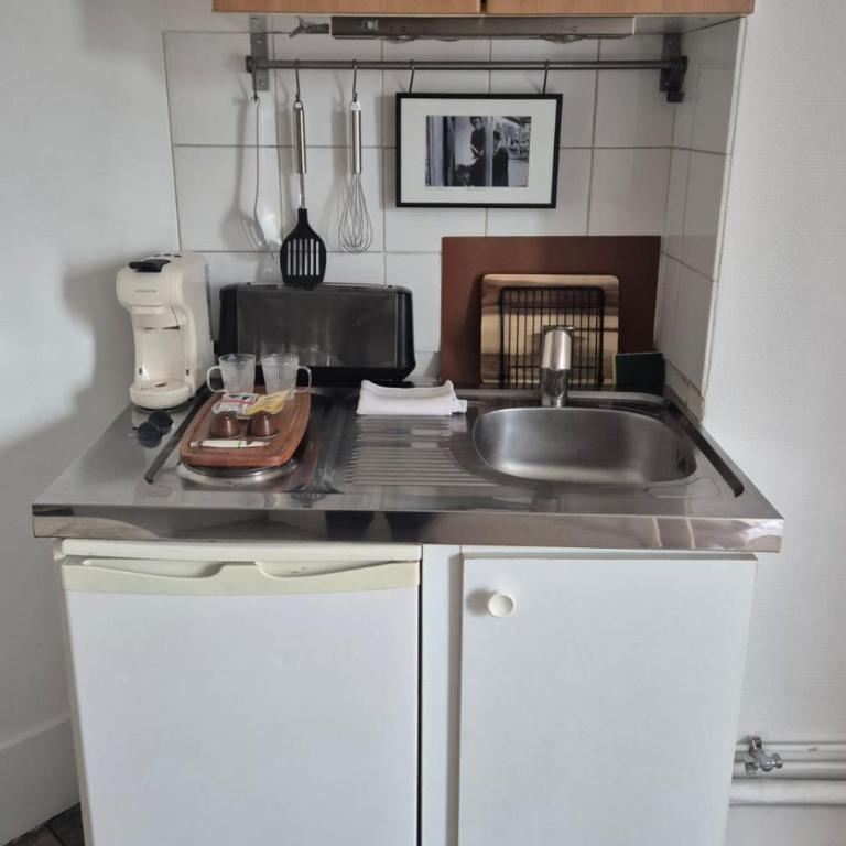 Studio Under the Rooftops - Sacre-Coeur View - Appartement - 9