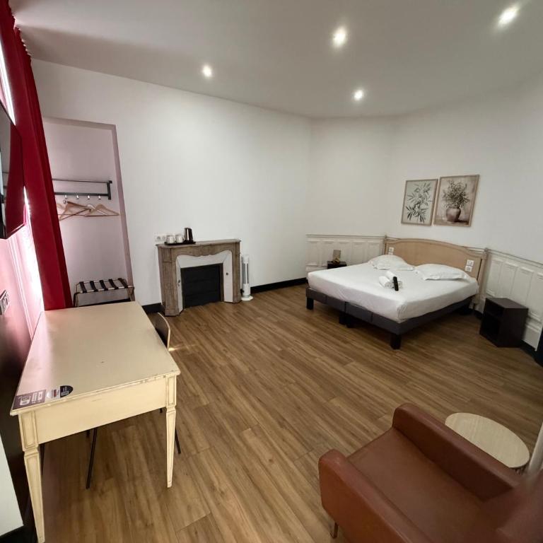Hôtel de la paix - Suite avec baignoire - 24