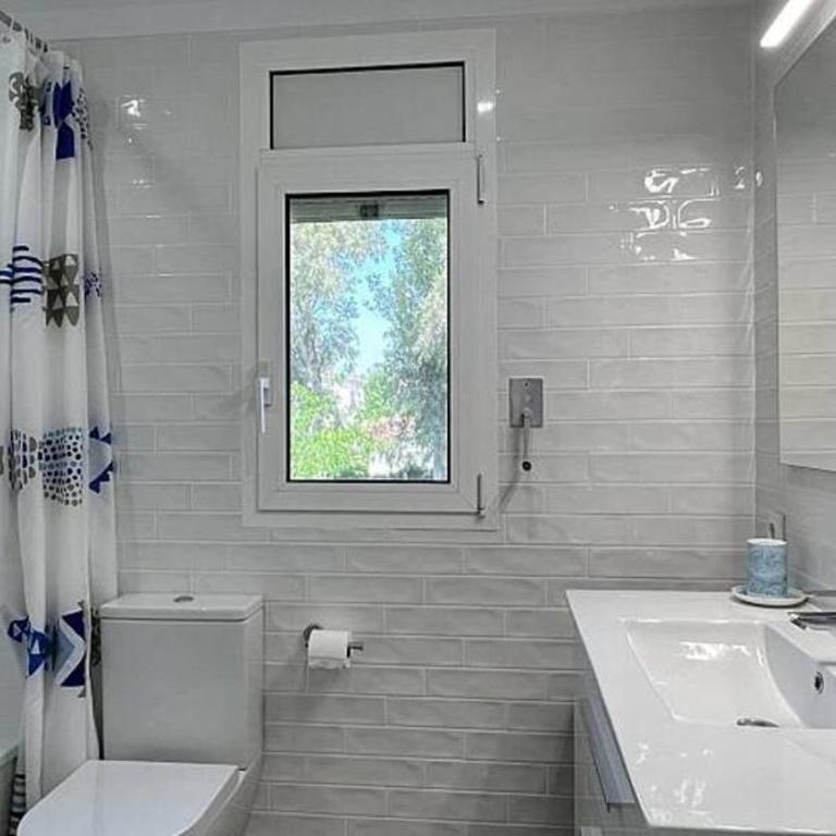Gran propiedad para dos familias o grupos - Casa de 5 dormitorios - 26