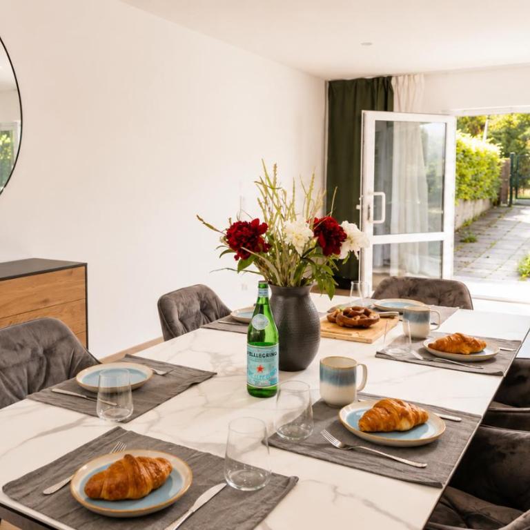Würzburg - Terrasse - 2 Parkplätze - barrierefrei - Apartment mit 2 Schlafzimmern und Terrasse - 5