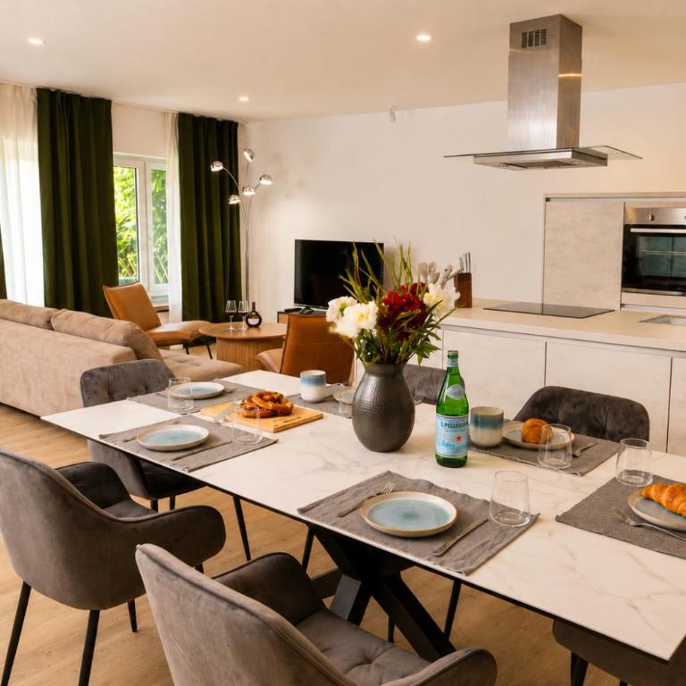 Würzburg - Terrasse - 2 Parkplätze - barrierefrei - Apartment mit 2 Schlafzimmern und Terrasse - 1