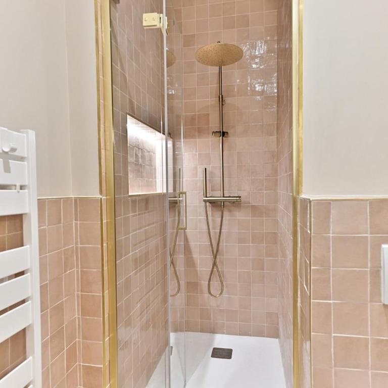 Élégant loft avec 2 chambres au cœur de Paris - Appartement - 24
