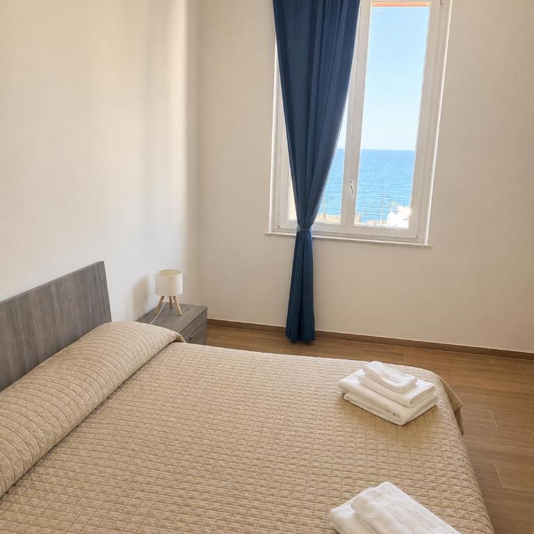 Le Ninfe Apartment - Two-Bedroom Apartment with Sea View - 24