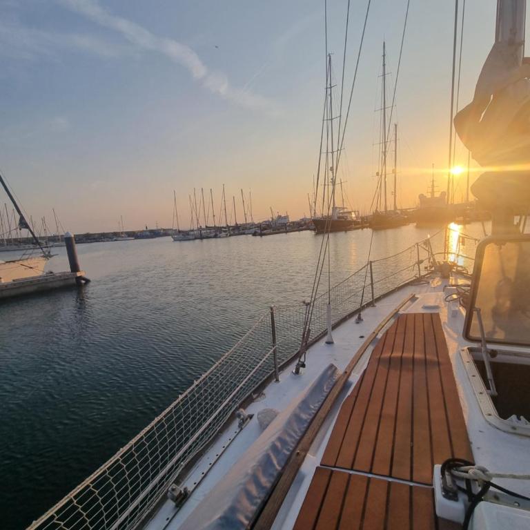 Velero en Puerto Valencia Mar -E&M Boats - Mobilheim - 14