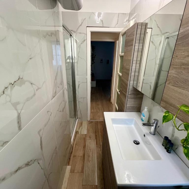 Nami House - Trieste Reception - Appartamento con 2 Camere da Letto - 9