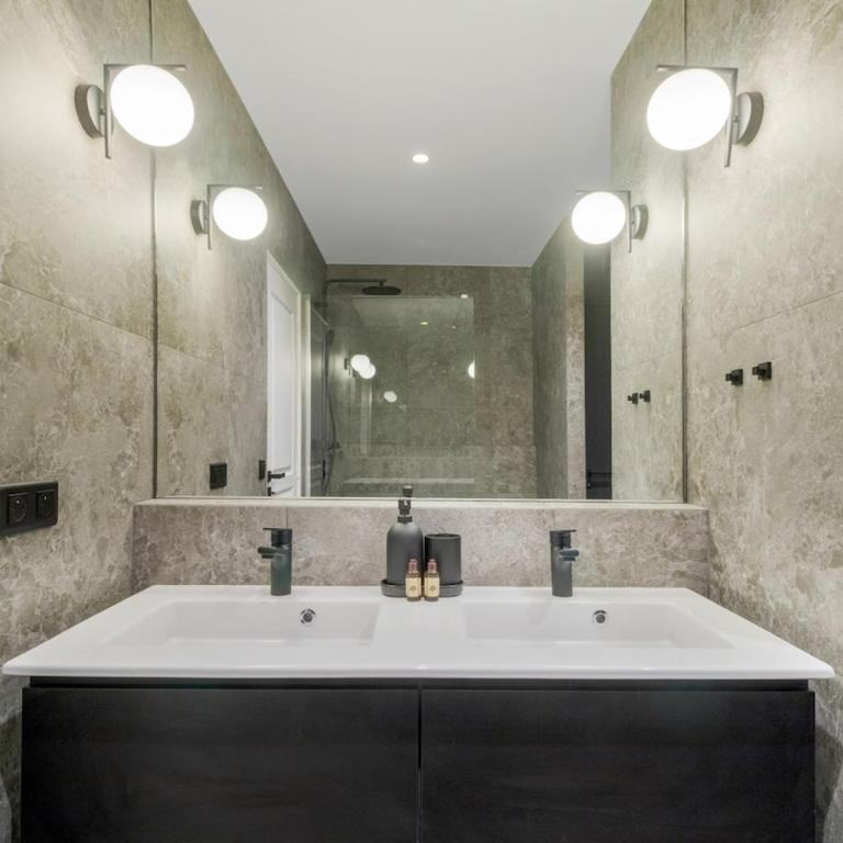 Elegant 3-room air-conditioned apartment in the heart of Le Marais - Appartement - 9