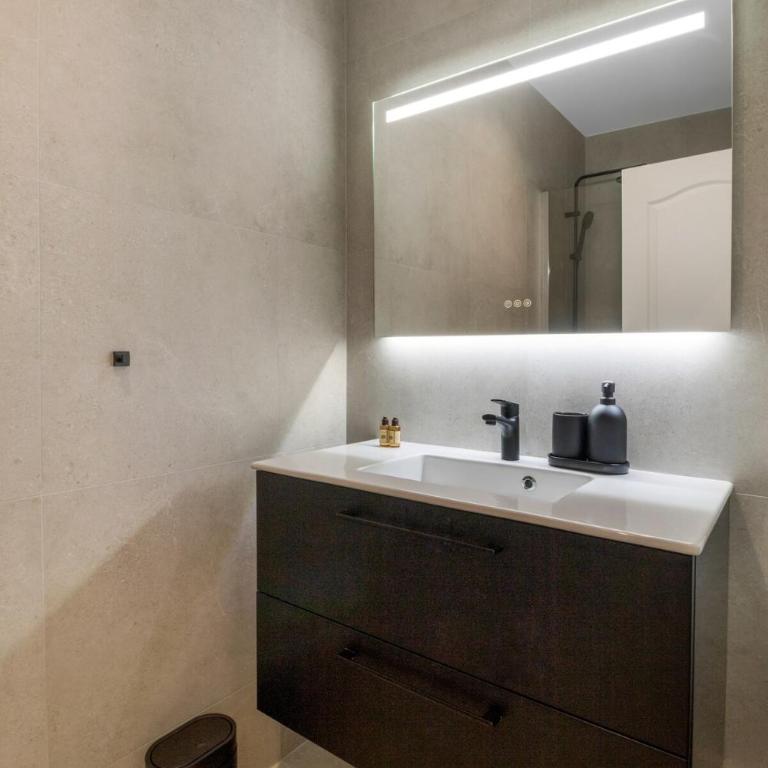 Elegant 3-room air-conditioned apartment in the heart of Le Marais - Appartement - 11