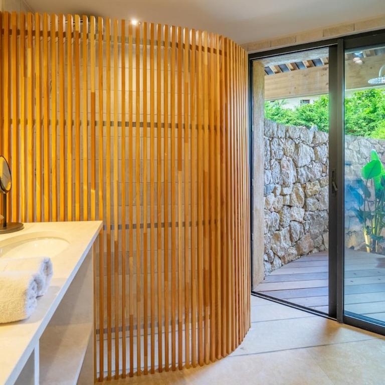 Architect's villa, sea view, spa and swimming pool - Villa - 22