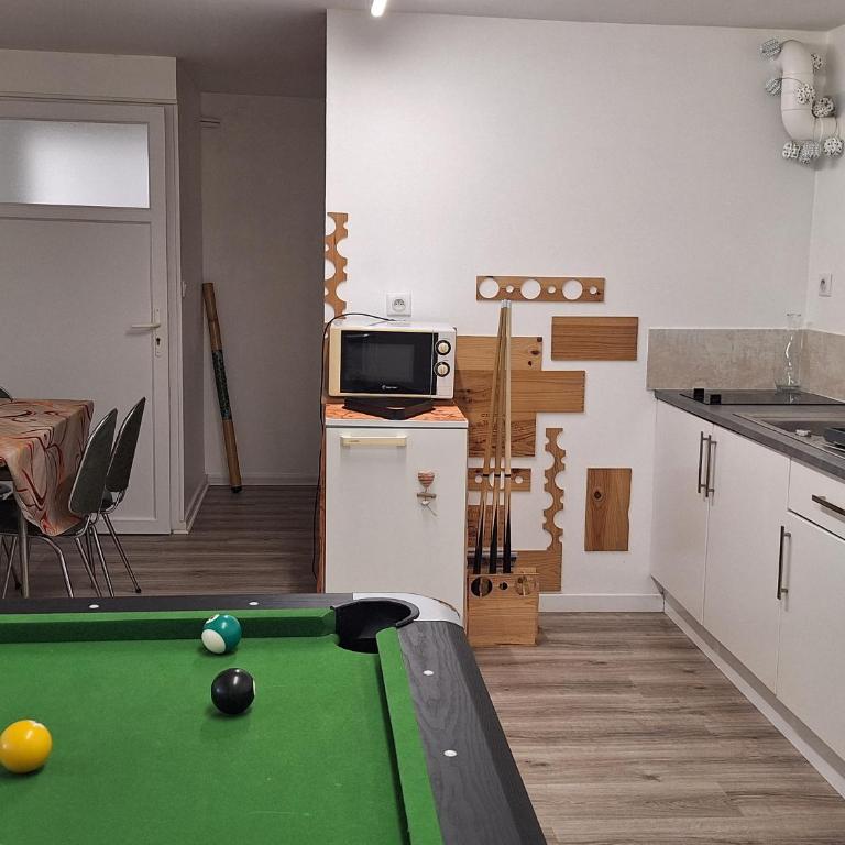 La Tourelle, demeure de charme, piscine, billard, grand jardin - Villa Supérieure - 10