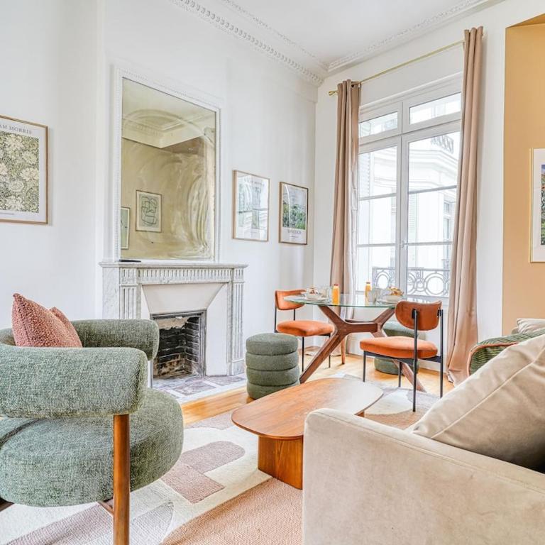 Charm and standing with 2 bedrooms close to Trocadéro - Appartement - 22