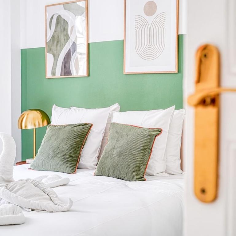 Charm and standing with 2 bedrooms close to Trocadéro - Appartement - 24
