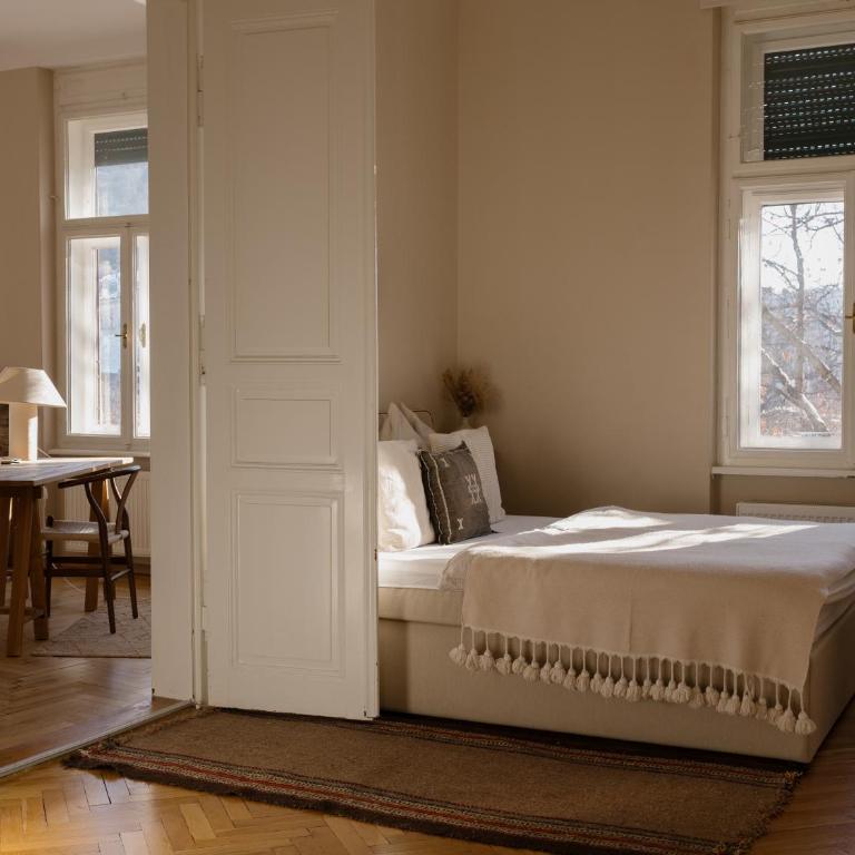 City Center Boutique Apartments - Schlossberg View - Free Parking - Deluxe Apartment mit Balkon und 2 Schlafzimmern - 8