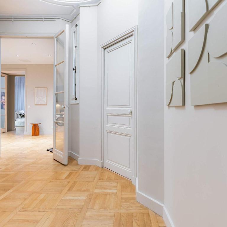 Spacious and elegant 2BR airconditioned Trocadéro - Appartement - 10