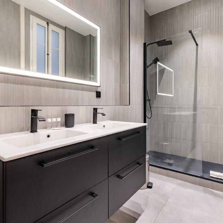 Spacious and elegant 2BR airconditioned Trocadéro - Appartement - 18