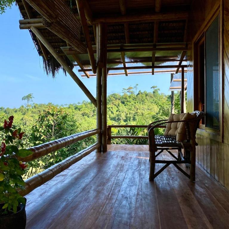 Cabin with incredible ocean and rainforest views - One-Bedroom House - 13