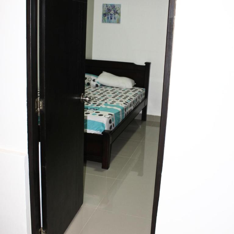 CASA ESTADIO MEDELLIN Apartamentos para Familias y Delegaciones Deportivas, a pocos minutos caminando del Estadio Atanasio Girardot - Laureles-Estadio - Apartment - 2