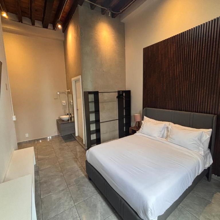 Casa Regina CDMX - Deluxe Doppelzimmer mit Balkon - 11