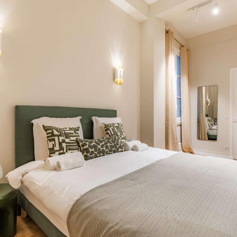 Elegant and Spacious 4-Bedroom Apartment in Paris 16th - Apartment - 11