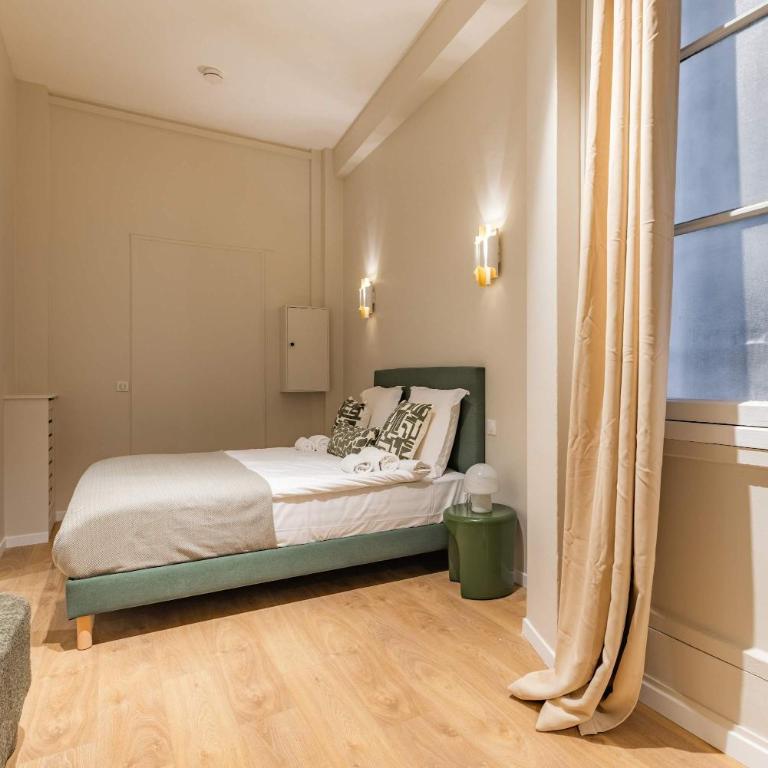 Elegant and Spacious 4-Bedroom Apartment in Paris 16th - Apartment - 12