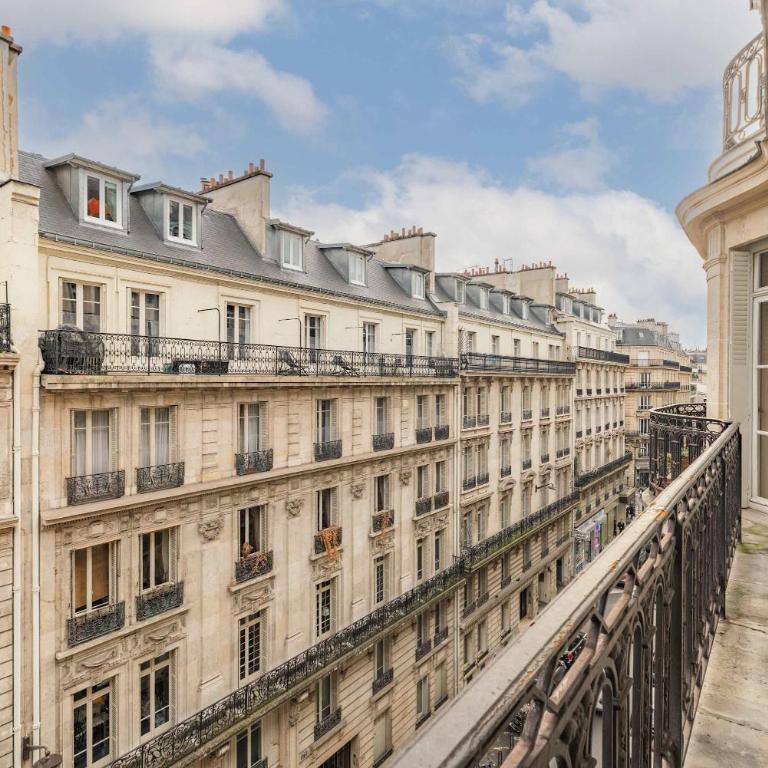 Elegant and Spacious 4-Bedroom Apartment in Paris 16th - Apartment - 7
