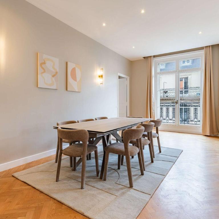 Elegant and Spacious 4-Bedroom Apartment in Paris 16th - Apartment - 23