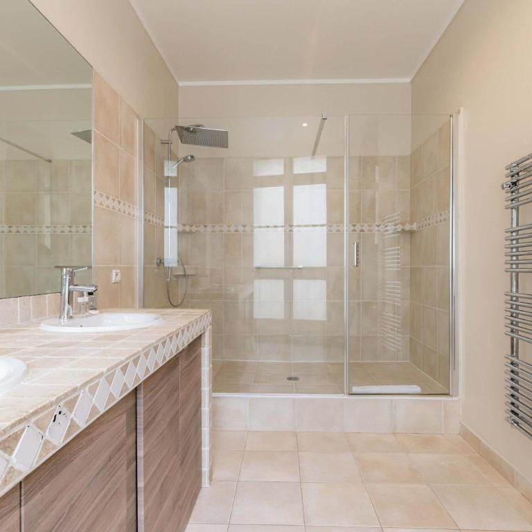 Elegant and Spacious 4-Bedroom Apartment in Paris 16th - Apartment - 28
