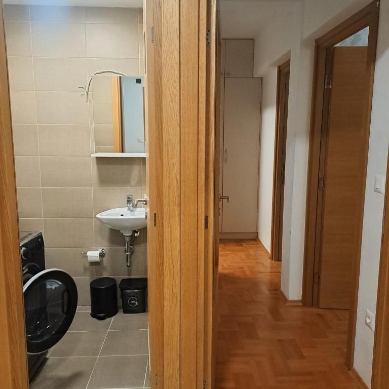 Forest View Modern 2BR Apartman Budva - Apartman sa 2 Spavaće Sobe - 4