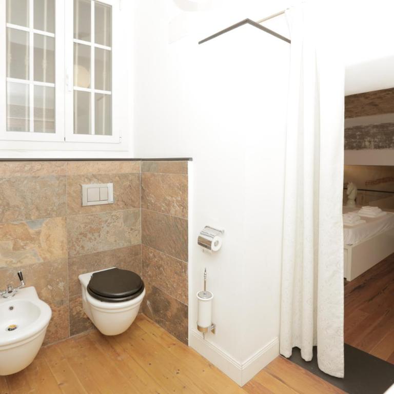 Modern Style - Historic Soul - 2 Floors - Two-Bedroom Deluxe Apartment - 20