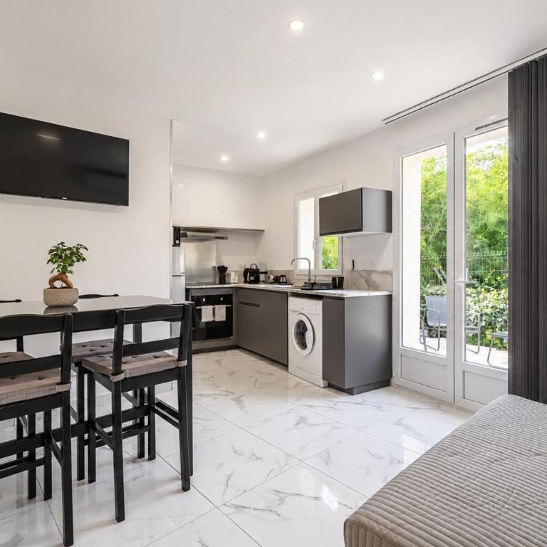 Chez Frédéric et Josiane - Bel appt avec terrasse - Appartement - 1