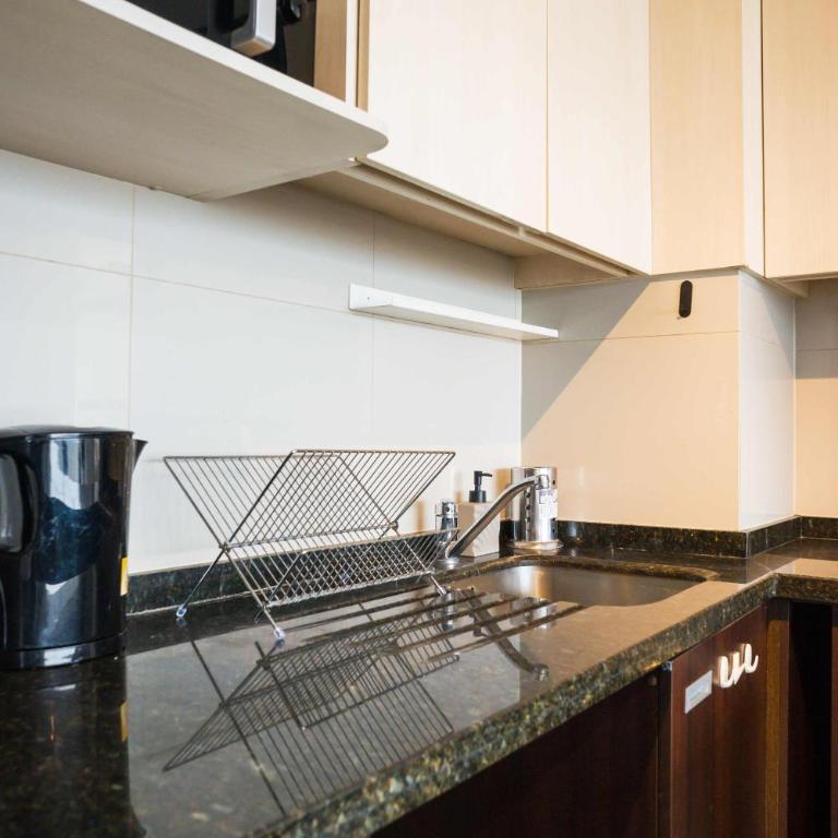 Stylish 2BR City Flat Modern Design and Comfort - Apartment - 6