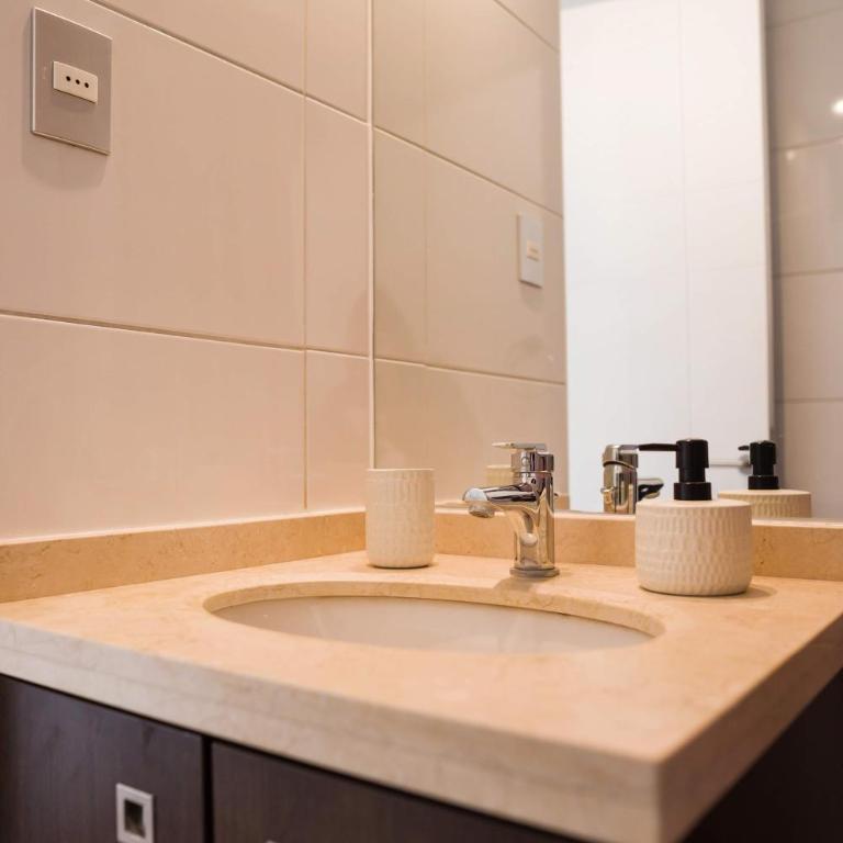 Stylish 2BR City Flat Modern Design and Comfort - Apartment - 7