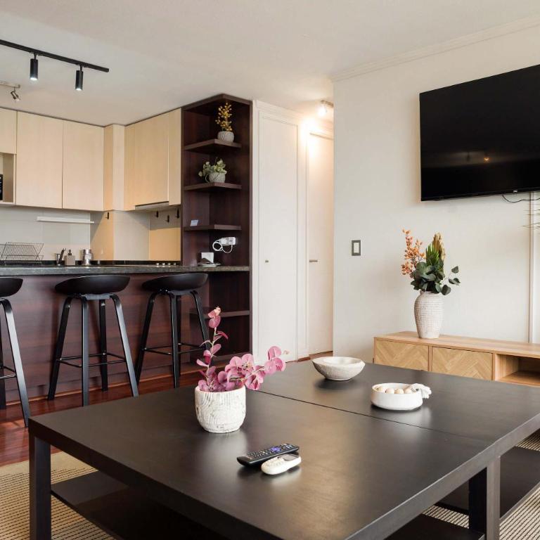Stylish 2BR City Flat Modern Design and Comfort - Apartment - 8