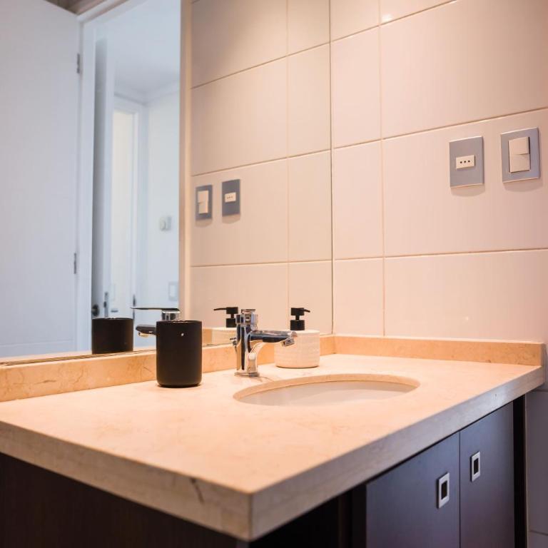 Stylish 2BR City Flat Modern Design and Comfort - Apartment - 17