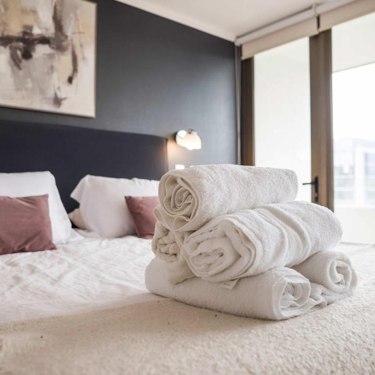Stylish 2BR City Flat Modern Design and Comfort - Apartment - 38