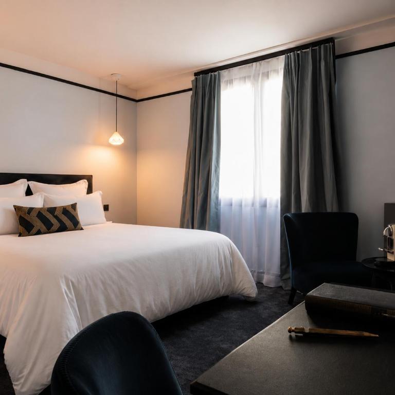 LHotel - face au château - boutique hôtel et séminaires - Chambre Double Deluxe - Vue sur Jardin - 2