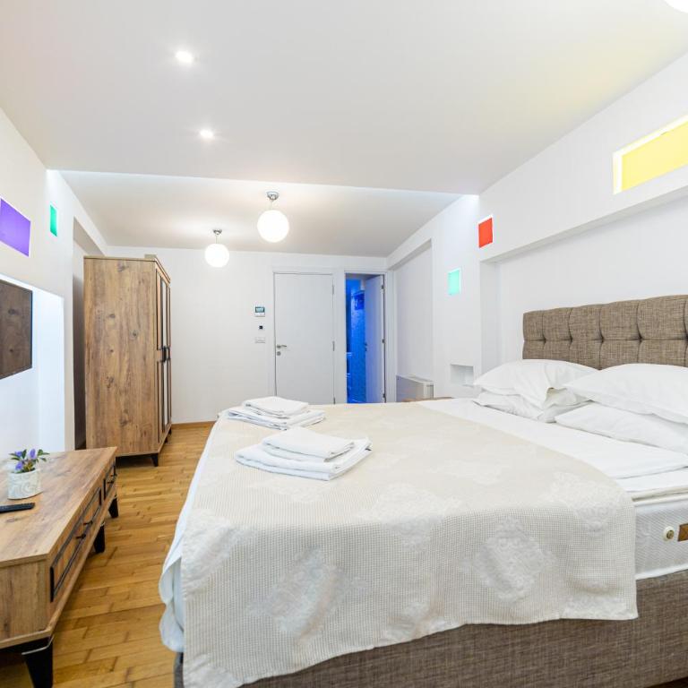 Aparthotel Old Town Gem of Sarajevo - Dvokrevetna Soba sa Bračnim Krevetom - 3